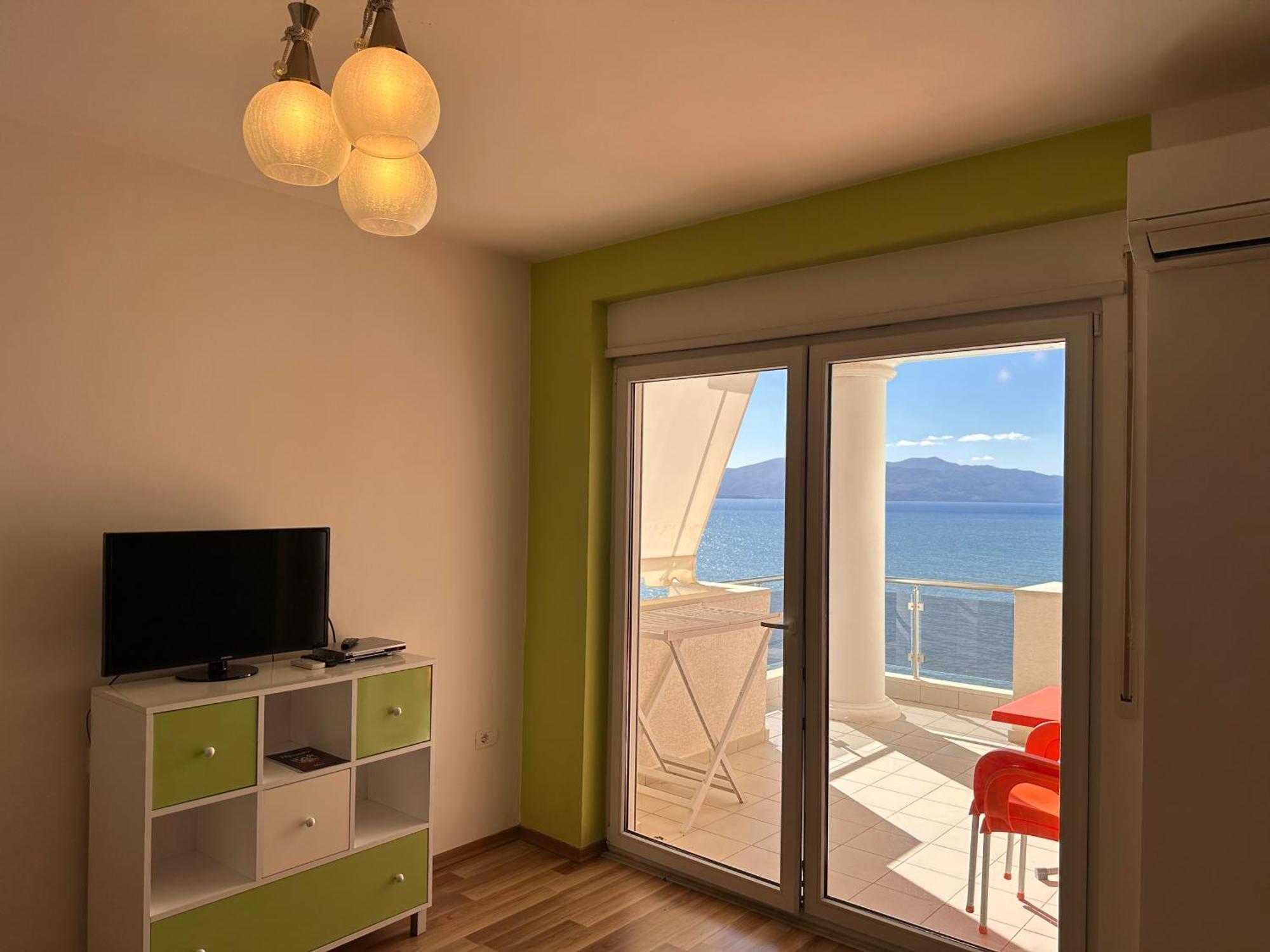 White Sea View Residence Sarandë Exteriér fotografie