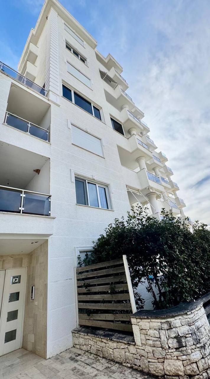 White Sea View Residence Sarandë Exteriér fotografie